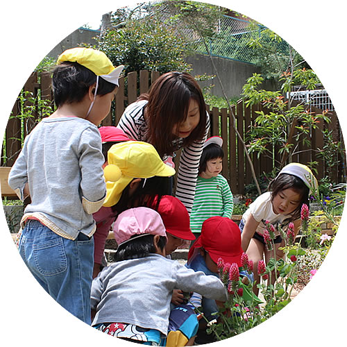 プレイ＆テーマワーク（5歳児） ひるね（0〜4歳児）